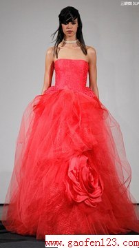 Vera Wang2014秋冬时尚婚纱 红色搭配蝴蝶结大花朵设计