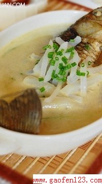 鲫鱼汤的功效与作用 www.gaofen123.com