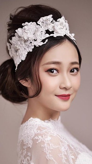 如何让新娘妆造型既时尚又大方? www.gaofen123.com