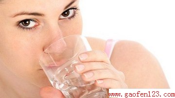 水烧开不能立刻喝 www.gaofen123.com