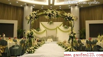 婚礼上的敬酒礼仪和技巧 www.gaofen123.com教程