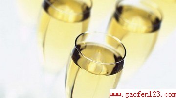 春节简单了解餐桌礼仪不失态 www.gaofen123.com