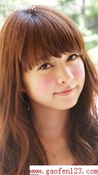 2014日系中长发烫发图片 轻松打造出完美鹅蛋脸