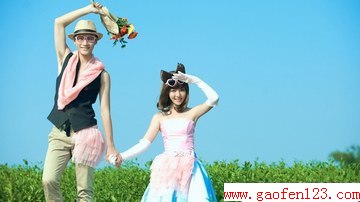 幸福新人婚纱照外景拍摄攻略 绿叶就为承托鲜花而活 www.gaofen123.com