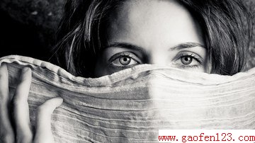 提高整体穿衣风格的神器:围巾 www.gaofen123.com