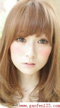 适合方脸女孩的发型 www.gaofen123.com