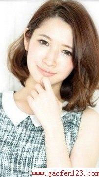适合方脸女孩的发型 www.gaofen123.com