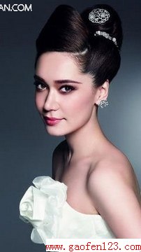 经典欧式古风新娘发型 让你如王室般尊宠 www.gaofen123.com