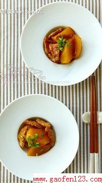 日式马铃薯炖肉的做法 www.gaofen123.com