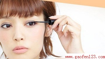跟日系MM学秋冬甜美妆 甜辣混合更时尚