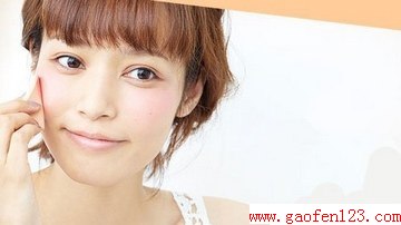 跟日系MM学秋冬甜美妆 甜辣混合更时尚