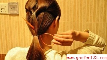 韩式简单发型扎法图解 自己在家DIY韩式扎法步骤