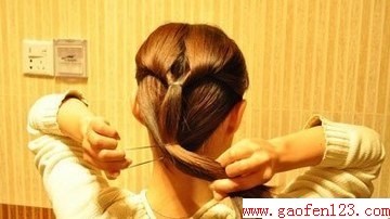 韩式简单发型扎法图解 自己在家DIY韩式扎法步骤