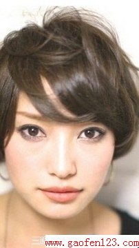 适合圆脸女孩的短发发型 www.gaofen123.com